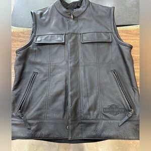 Harley-Davidson Men’s FOSTER Club Style leather vest Sz Medium biker motorcycle
